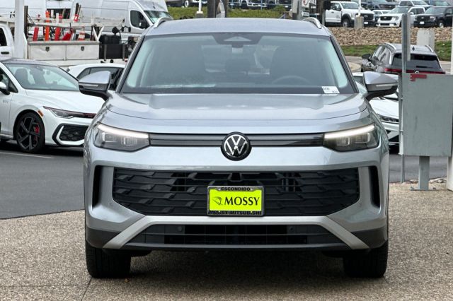 2025 Volkswagen Tiguan 2.0T SE 2025 Volkswagen Tiguan 2.0T SE