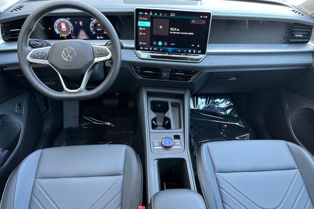 2025 Volkswagen Tiguan 2.0T SE 2025 Volkswagen Tiguan 2.0T SE