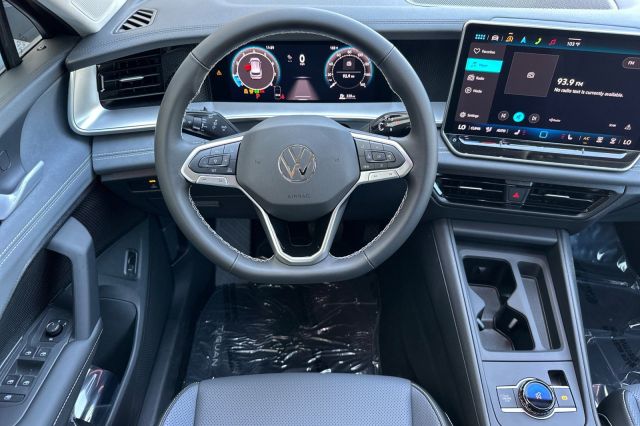 2025 Volkswagen Tiguan 2.0T SE 2025 Volkswagen Tiguan 2.0T SE
