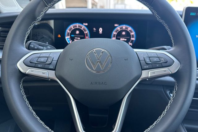 2025 Volkswagen Tiguan 2.0T SE 2025 Volkswagen Tiguan 2.0T SE