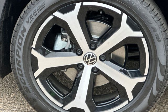 2025 Volkswagen Tiguan 2.0T SE 2025 Volkswagen Tiguan 2.0T SE