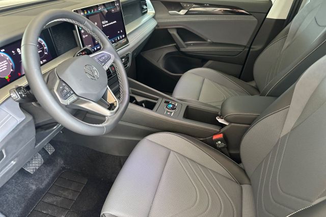 2025 Volkswagen Tiguan 2.0T SE 2025 Volkswagen Tiguan 2.0T SE