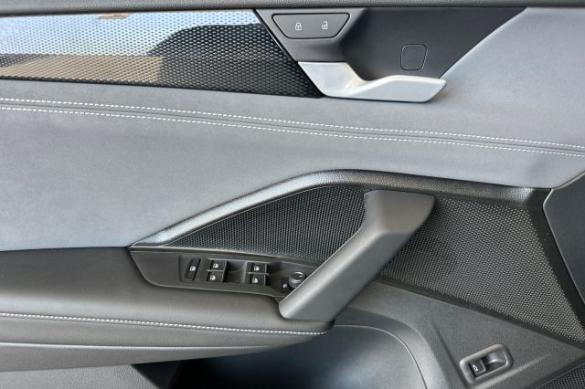 2025 Volkswagen Tiguan 2.0T SE 2025 Volkswagen Tiguan 2.0T SE