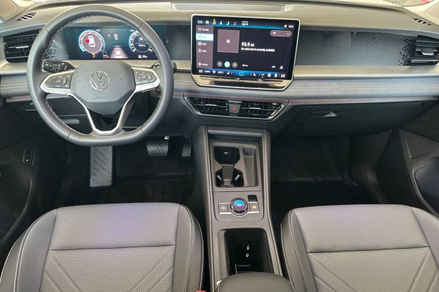 2025 Volkswagen Tiguan 2.0T SE 2025 Volkswagen Tiguan 2.0T SE