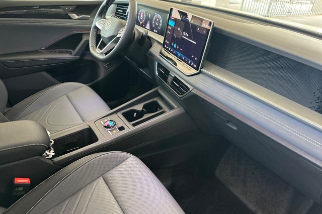 2025 Volkswagen Tiguan 2.0T SE 2025 Volkswagen Tiguan 2.0T SE