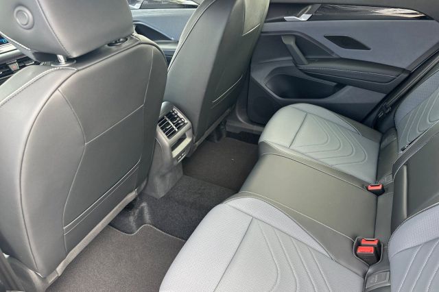 2025 Volkswagen Tiguan 2.0T SE 2025 Volkswagen Tiguan 2.0T SE