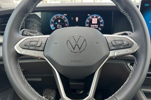 2025 Volkswagen Tiguan 2.0T SE 2025 Volkswagen Tiguan 2.0T SE