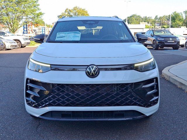 2025 Volkswagen Tiguan SE R-Line Black