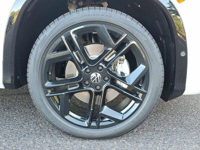 2025 Volkswagen Tiguan SE R-Line Black