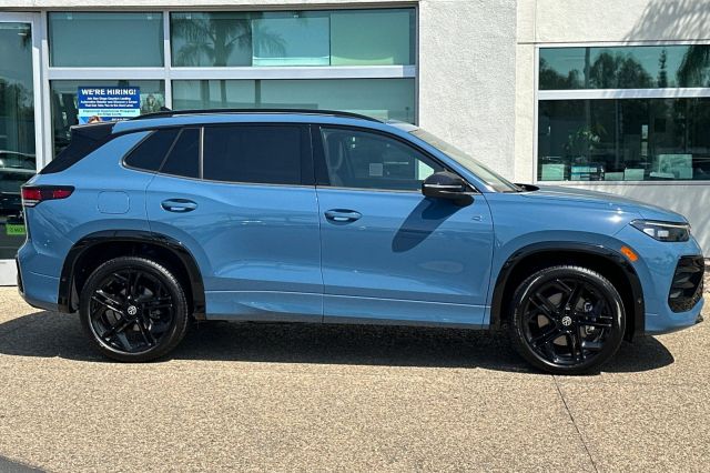 2025 Volkswagen Tiguan 2.0T SE R-Line Black 2025 Volkswagen Tiguan 2.0T SE R-Line Black