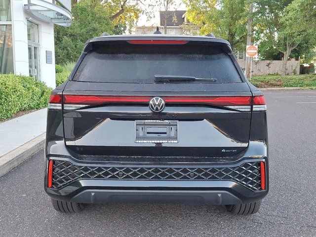 2025 Volkswagen Tiguan SE R-Line Black