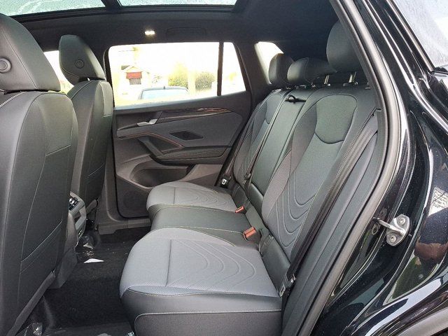 2025 Volkswagen Tiguan SE R-Line Black