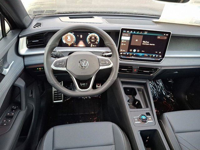 2025 Volkswagen Tiguan SE R-Line Black