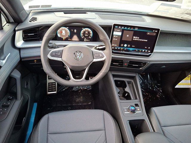 2025 Volkswagen Tiguan SE R-Line Black