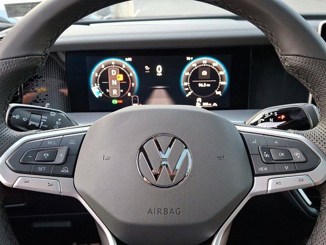 2025 Volkswagen Tiguan SE R-Line Black