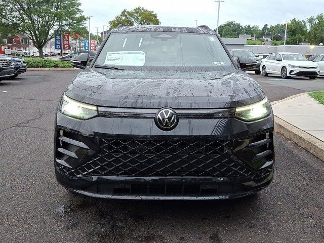 2025 Volkswagen Tiguan SE R-Line Black