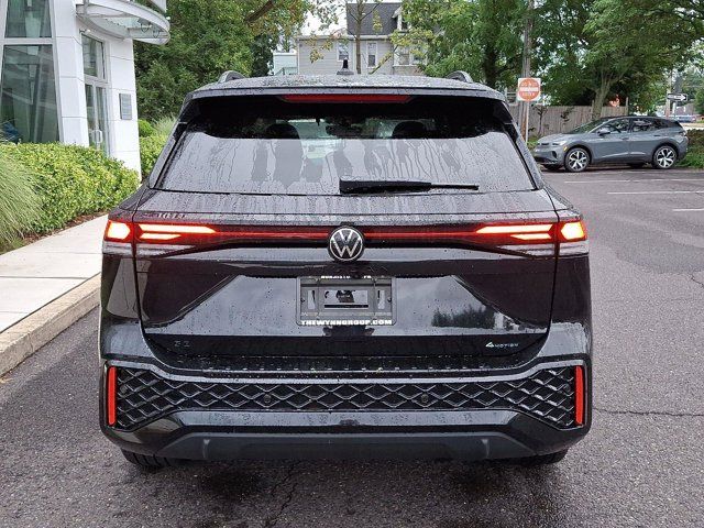 2025 Volkswagen Tiguan SE R-Line Black