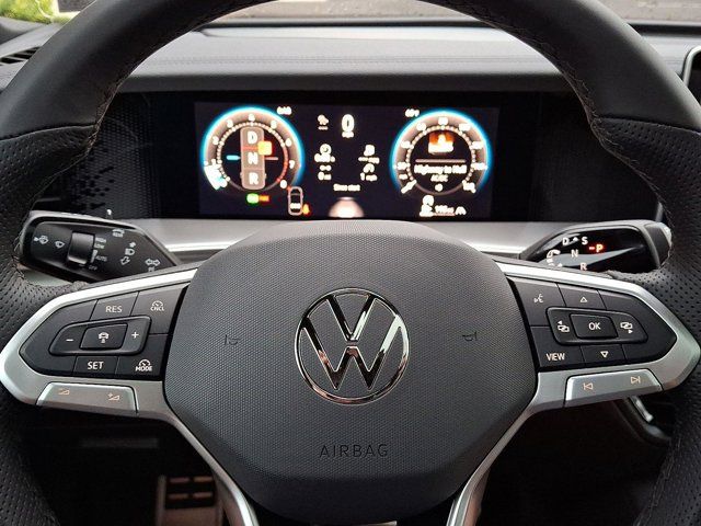 2025 Volkswagen Tiguan SE R-Line Black