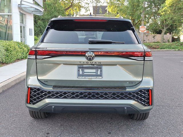 2025 Volkswagen Tiguan SE R-Line Black