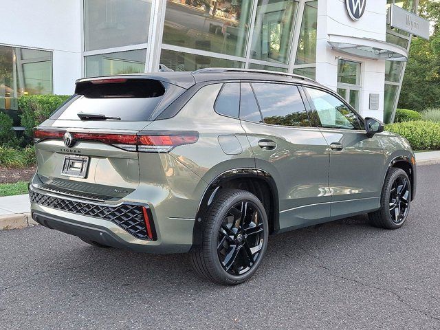 2025 Volkswagen Tiguan SE R-Line Black