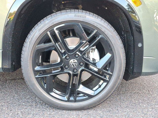 2025 Volkswagen Tiguan SE R-Line Black