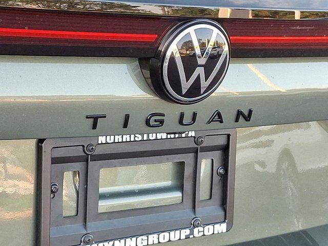 2025 Volkswagen Tiguan SE R-Line Black