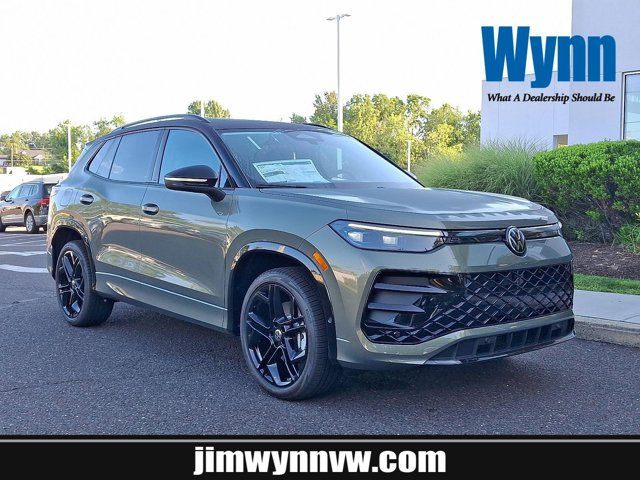 2025 Volkswagen Tiguan SE R-Line Black