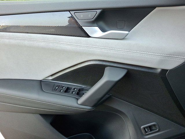 2025 Volkswagen Tiguan SE R-Line Black