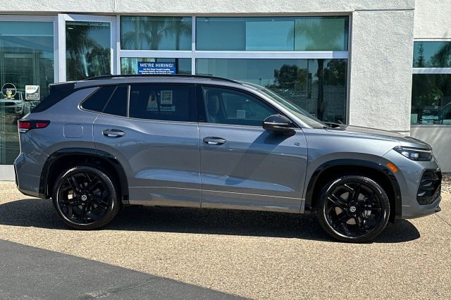 2025 Volkswagen Tiguan 2.0T SE R-Line Black 2025 Volkswagen Tiguan 2.0T SE R-Line Black