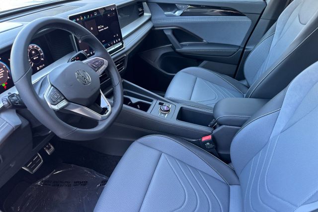 2025 Volkswagen Tiguan 2.0T SE R-Line Black 2025 Volkswagen Tiguan 2.0T SE R-Line Black