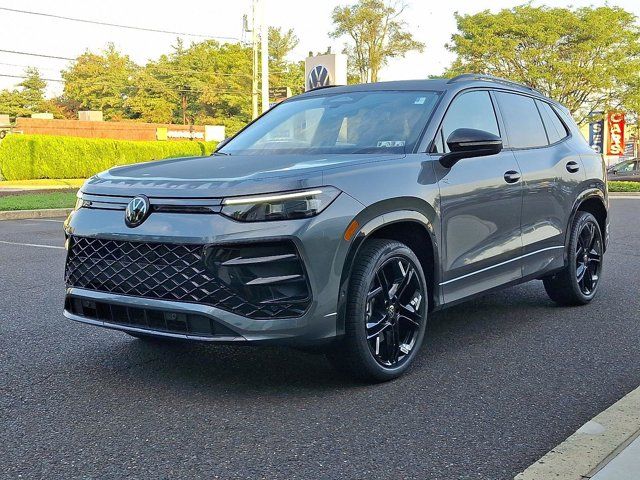 2025 Volkswagen Tiguan SE R-Line Black
