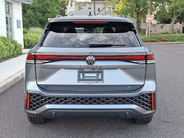 2025 Volkswagen Tiguan SE R-Line Black