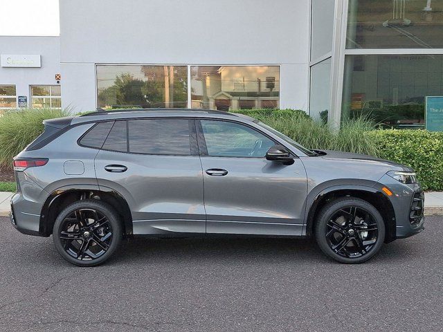 2025 Volkswagen Tiguan SE R-Line Black