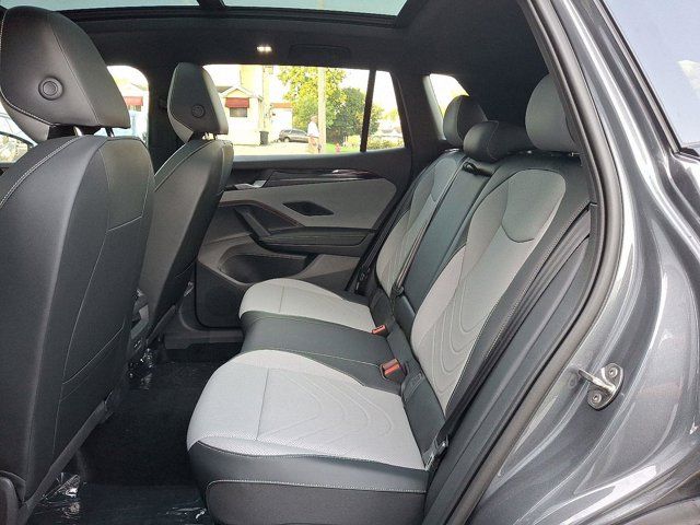 2025 Volkswagen Tiguan SE R-Line Black