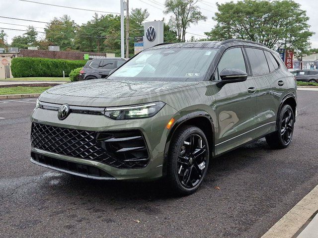 2025 Volkswagen Tiguan SE R-Line Black