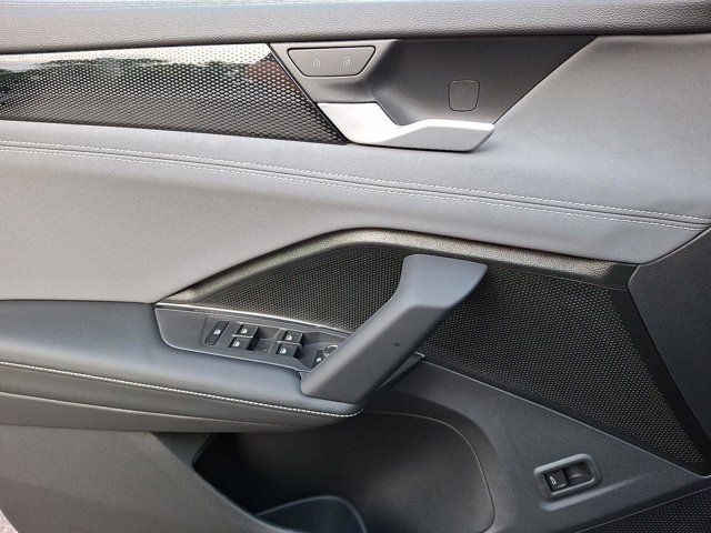 2025 Volkswagen Tiguan SE R-Line Black