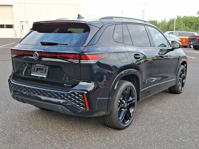 2025 Volkswagen Tiguan SE R-Line Black
