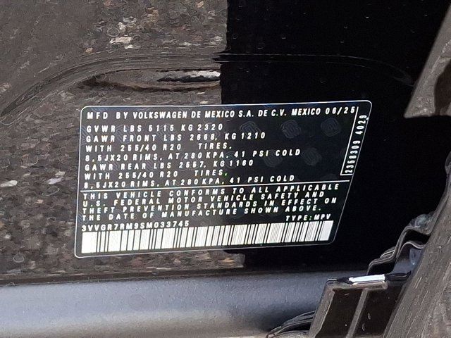 2025 Volkswagen Tiguan SE R-Line Black