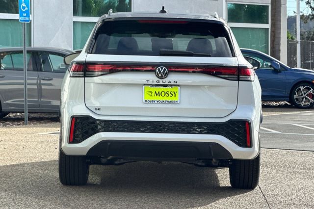 2025 Volkswagen Tiguan 2.0T SE R-Line Black 2025 Volkswagen Tiguan 2.0T SE R-Line Black