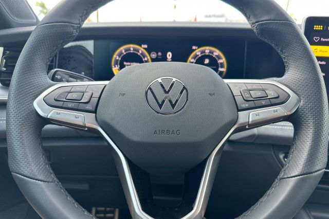 2025 Volkswagen Tiguan 2.0T SE R-Line Black 2025 Volkswagen Tiguan 2.0T SE R-Line Black