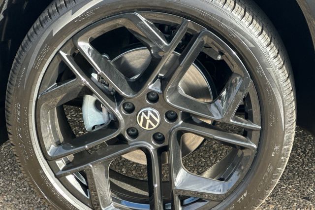 2025 Volkswagen Tiguan 2.0T SE R-Line Black 2025 Volkswagen Tiguan 2.0T SE R-Line Black