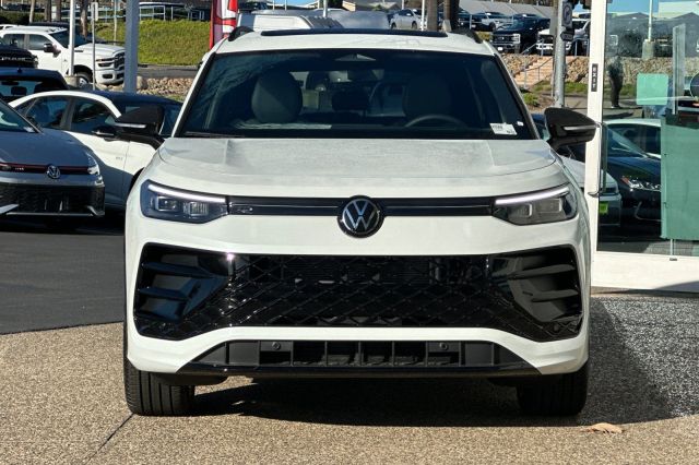 2025 Volkswagen Tiguan 2.0T SE R-Line Black 2025 Volkswagen Tiguan 2.0T SE R-Line Black