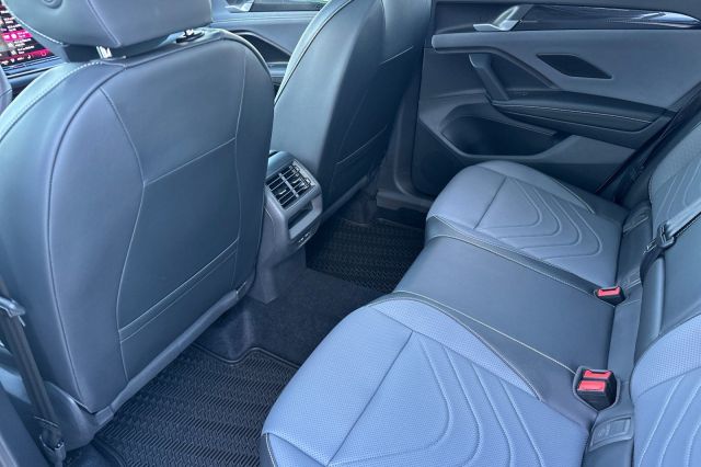 2025 Volkswagen Tiguan 2.0T SE R-Line Black 2025 Volkswagen Tiguan 2.0T SE R-Line Black