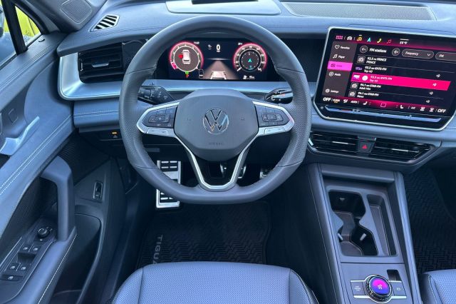 2025 Volkswagen Tiguan 2.0T SE R-Line Black 2025 Volkswagen Tiguan 2.0T SE R-Line Black
