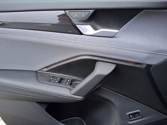 2025 Volkswagen Tiguan SE