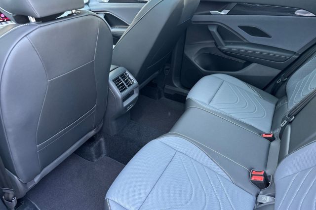 2025 Volkswagen Tiguan 2.0T SE 2025 Volkswagen Tiguan 2.0T SE