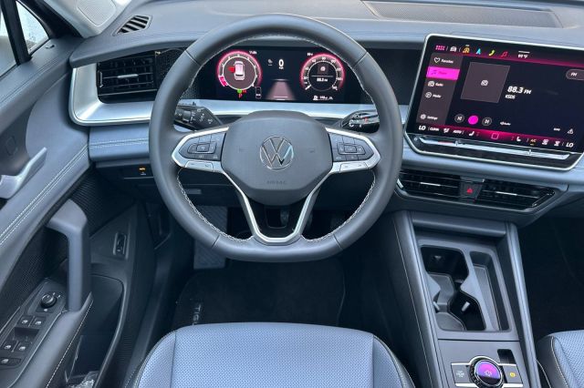 2025 Volkswagen Tiguan 2.0T SE 2025 Volkswagen Tiguan 2.0T SE