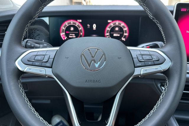 2025 Volkswagen Tiguan 2.0T SE 2025 Volkswagen Tiguan 2.0T SE