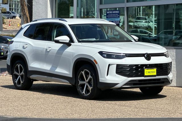 2025 Volkswagen Tiguan 2.0T SE 2025 Volkswagen Tiguan 2.0T SE