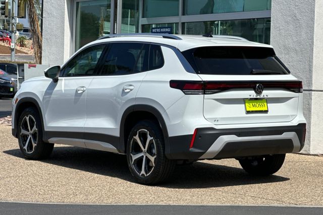 2025 Volkswagen Tiguan 2.0T SE 2025 Volkswagen Tiguan 2.0T SE